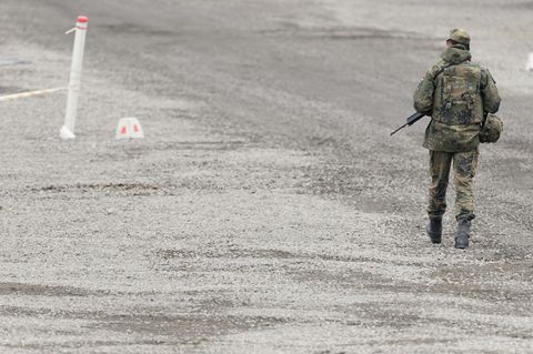 Ein Soldat der Bundeswehr auf einem Truppenübungsplatz (Symbolfoto)