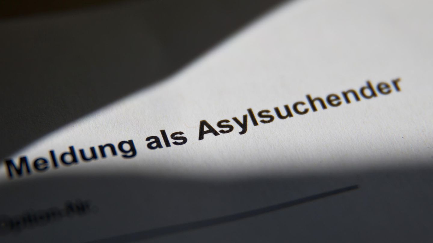 Der nun festgenommene gab vor ein syrischer Flüchtling zu sein, lebte monatelang unter zwei Identitäten