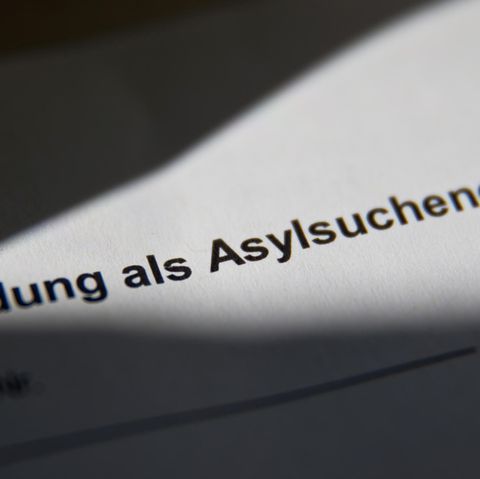 Der nun festgenommene gab vor ein syrischer Flüchtling zu sein, lebte monatelang unter zwei Identitäten