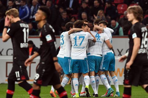 Schalke 04 feiert, die Leverkusener sind konstatiert: 4:1 stand es am Ende für die Schalker