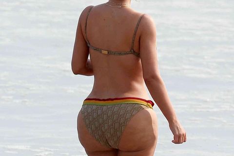 So sehen Kim Kardashians Kurven ohne Photoshop-Bearbeitung aus