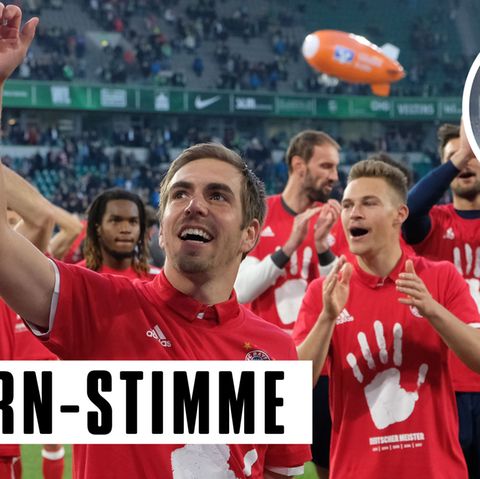 Spieler des FC Bayern München feiern ihren fünften Meistertitel in Serie