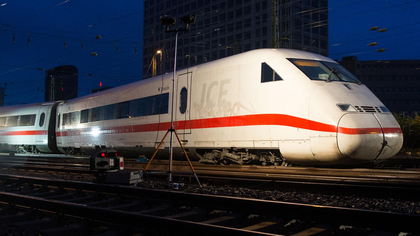 Bei dem ICE-Unfall in Dortmund wurden zwei Passagiere verletzt.