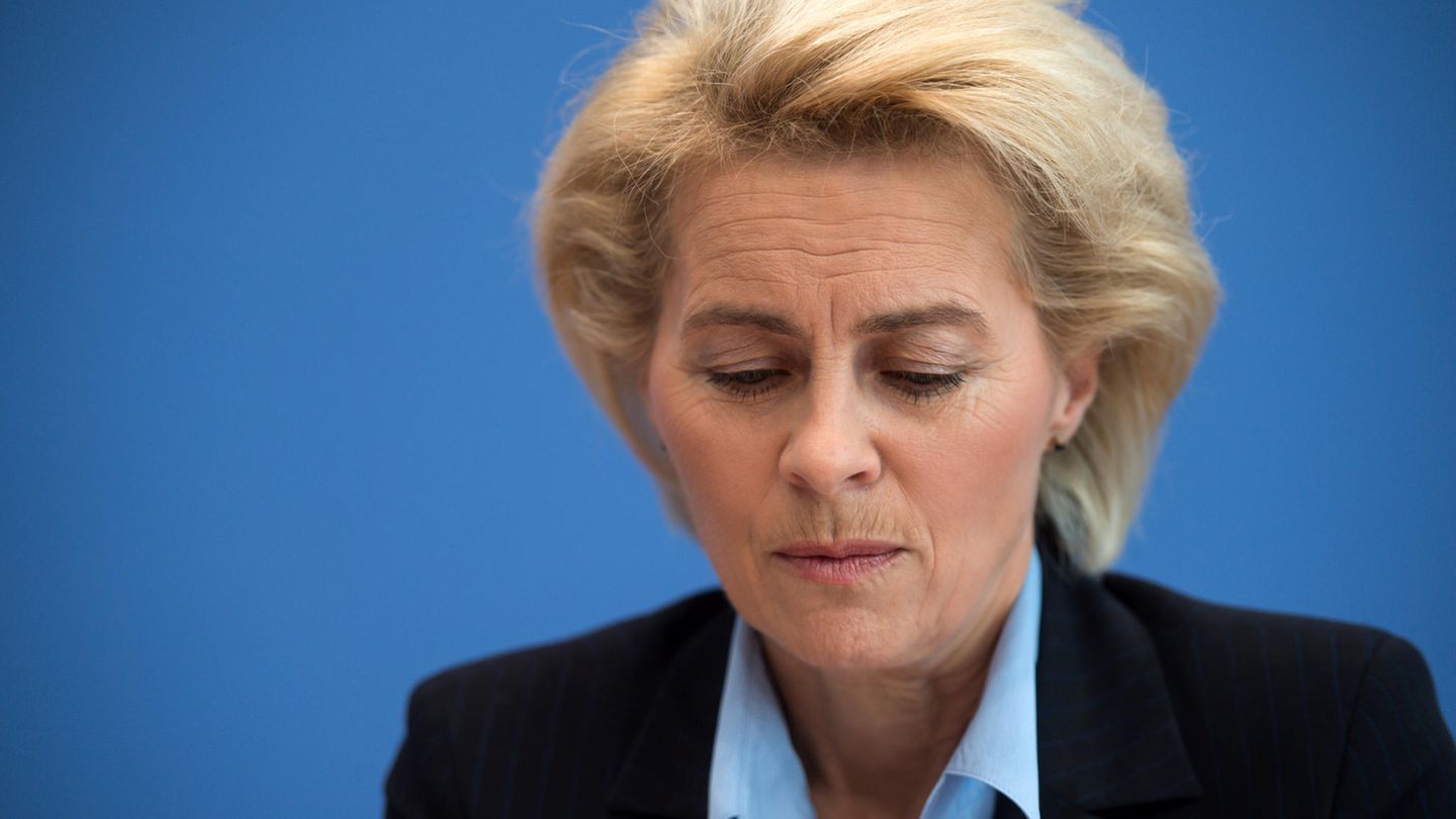 Bundesverteidigungsministerin Ursula von der Leyen (CDU) bekommt für ihre Äußerungen zur Bundeswehr Gegenwind (Archivbild)