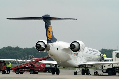 Canadair CRJ 900.