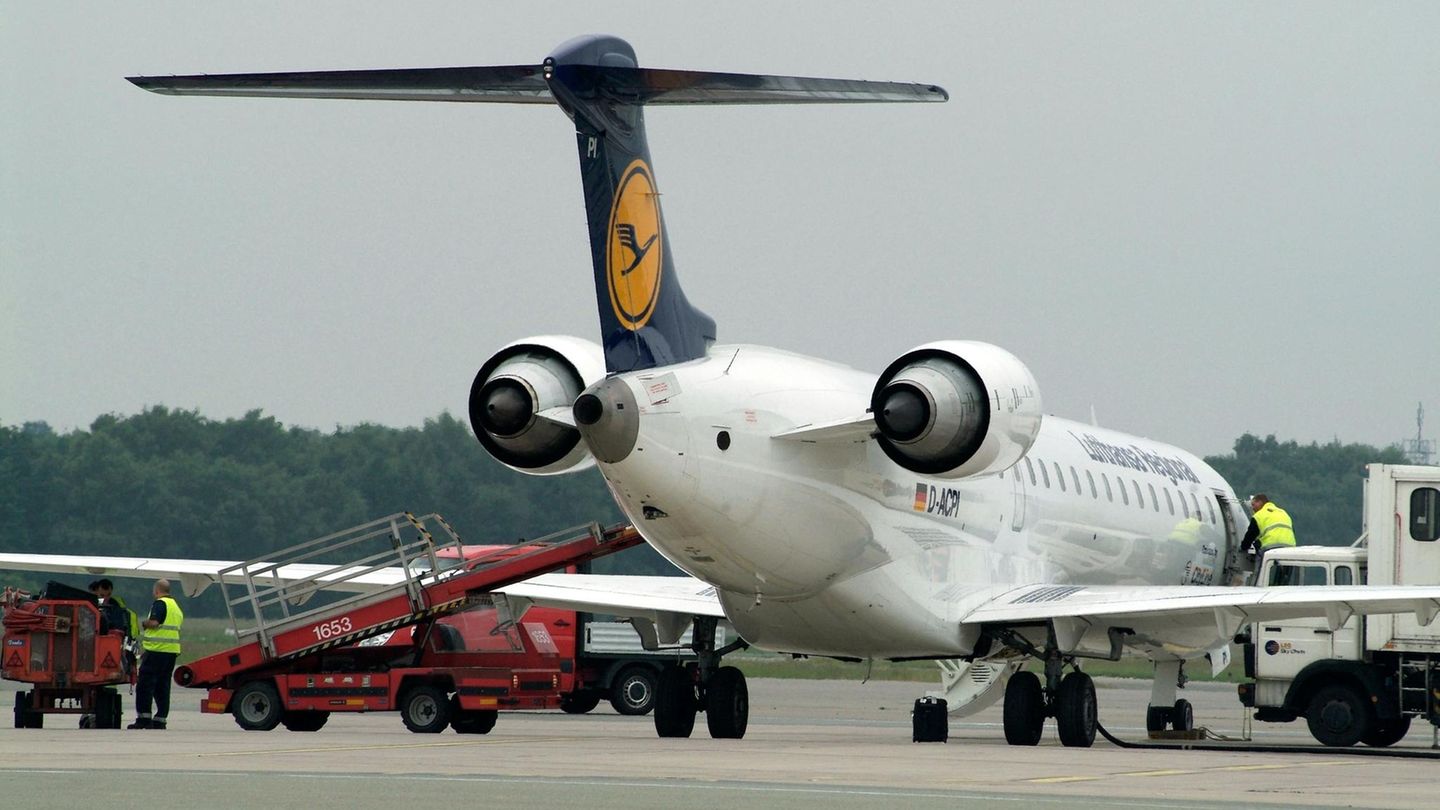 Canadair CRJ 900.