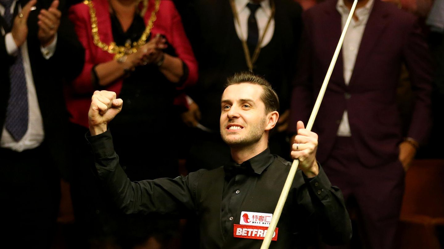 Snooker-Weltmeister Mark Selby bejubelt seinen Sieg