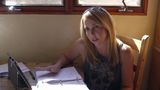 "Meine Kundinnen kommen zu mir, weil sie eine weiblichere Sicht sehen wollen", sagt Holly Randall. Aber wie lange noch? Nur noch fünf Prozent der Pornokonsumenten zahlen. Der Rest ist frei verfügbar im Internet.