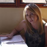 "Meine Kundinnen kommen zu mir, weil sie eine weiblichere Sicht sehen wollen", sagt Holly Randall. Aber wie lange noch? Nur noch fünf Prozent der Pornokonsumenten zahlen. Der Rest ist frei verfügbar im Internet.