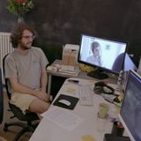 Auch die gebürtige Schwedin Erika Lust hat sich auf das Erotikgeschäft für Frauen spezialisiert. Sie bezeichnet sich selbst als Feministin und kämpft gegen die männliche Sicht in der Branche. "Leute, die Pornos machen, sind mehr daran interessiert, bumsende Frauen zu bestrafen", sagt sie über den herkömmlichen Porno. "Der Mann ist die Hauptfigur. Es geht um sein Verlangen."