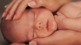 Bildband Anne Geddes: "Small World" – süße Babybilder zum Muttertag