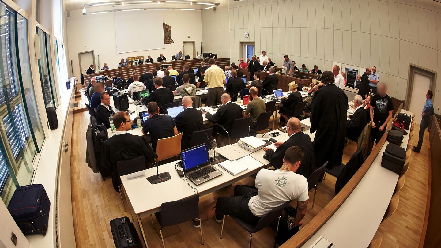 Die Prozessbeteiligten im Koblenzer Neonazi-Prozess