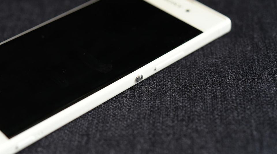 Das Sony Xperia XA1 in der Seitenansicht