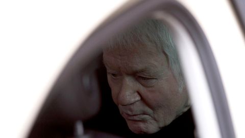 Anton Schlecker auf dem Weg zum ersten Verhandlungstag am 6. März
