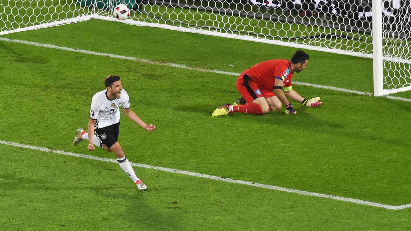 2. Juli 2016: Jonas Hector trifft im Elfmeterschießen gegen Italien