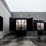 Das Projekt Container Offices geht einen anderen Weg. Hier wurden in Belgien Bürobereiche mit den Containern geschaffen.  Five AM