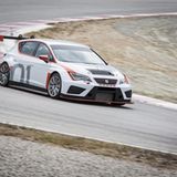 Der Seat Leon Cup Racer 2017 unterwegs auf der Rundstrecke bei Castellolí