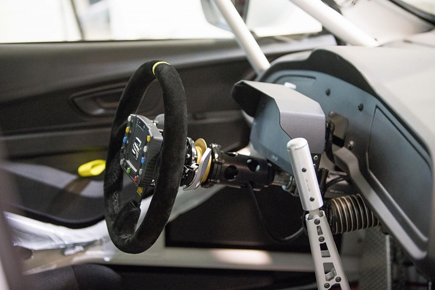 Der Arbeitsplatz im Seat Leon Cup Racer 2017
