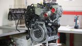 Der Motor vom Band wird vor dem Einbau komplett auseinander genommen Seat Leon Cup Racer 2017
