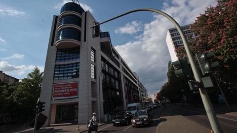 Die SPD-Zentrale in Berlin (Archivbild): Was weiß die Parteiführung über die zweifelhaften "Rent-a-Sozi"-Geschäfte?