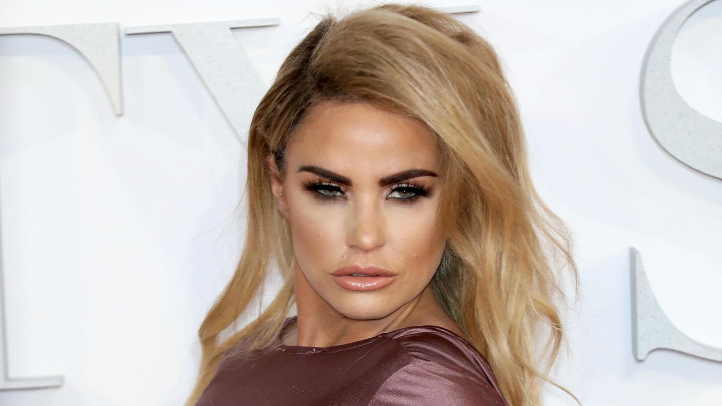 Model Katie Price in London auf der Premier von "Fifty Shades Darker"