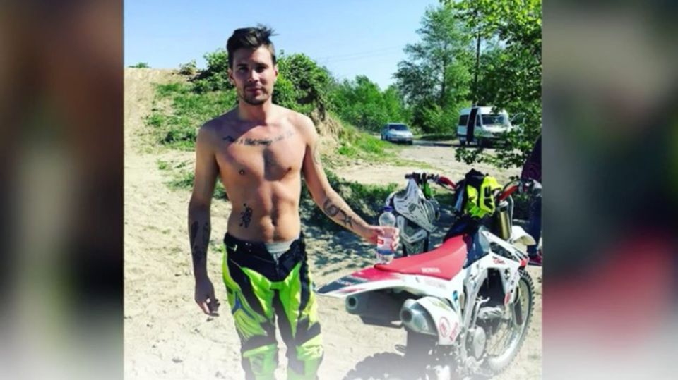 Eurovision Song Contest: Halbnackt auf dem Motorrad – so bereitet sich der Schwede Robin Bengtsson auf den ESC vor