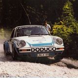 Walter Röhrl lässt den Doduco-Porsche fliegen