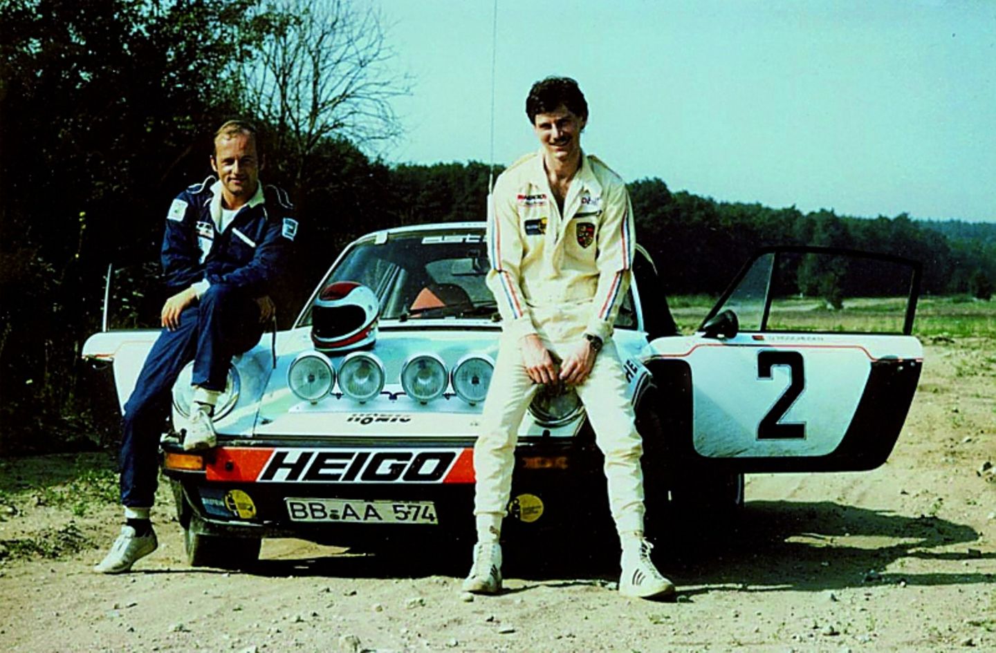 Dieter Röscheisen (rechts) und sein Beifahrer Klaus Hesse