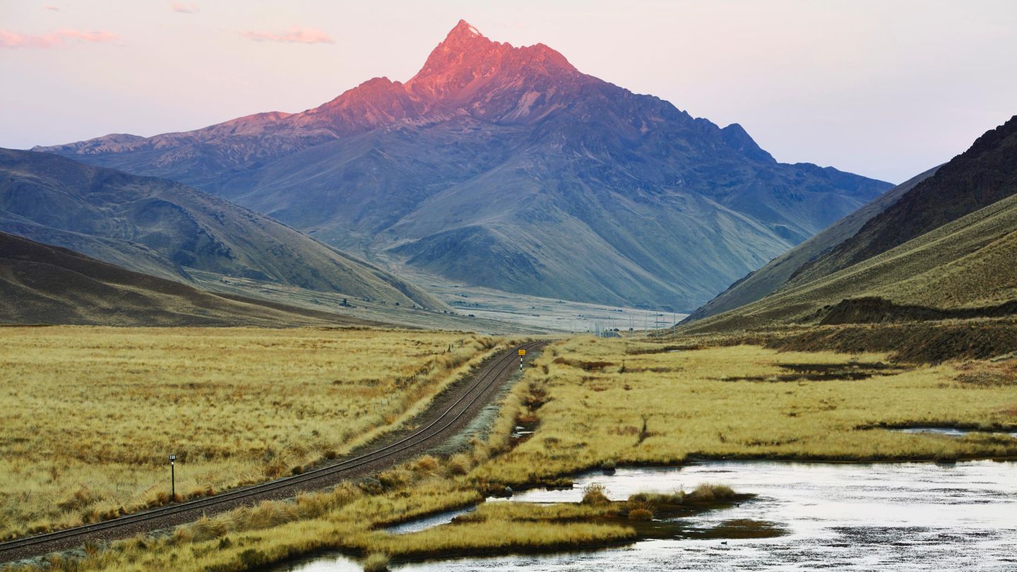 Belmond Andean Explorer
