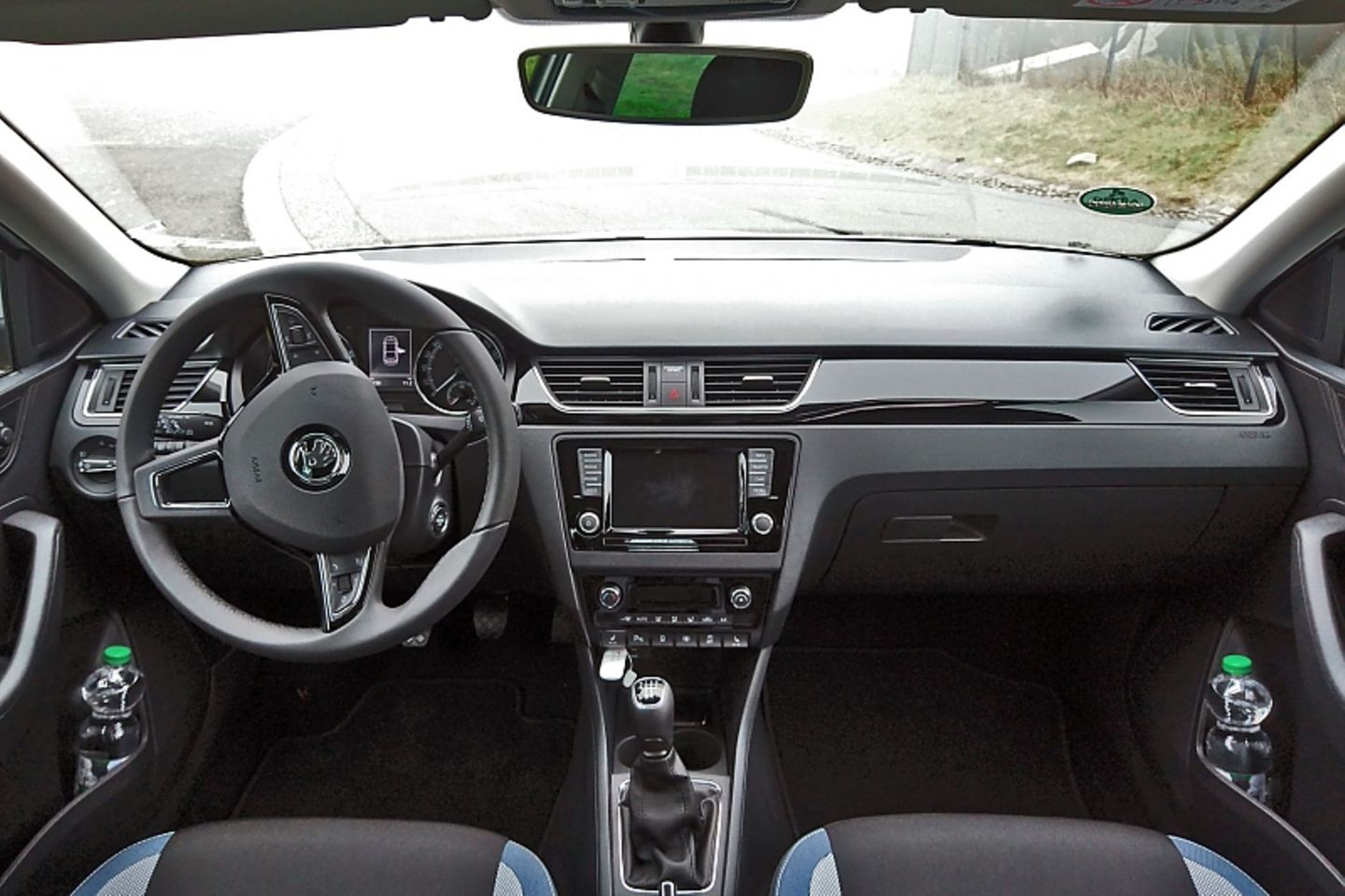 Das Cockpit des Skoda Rapid.