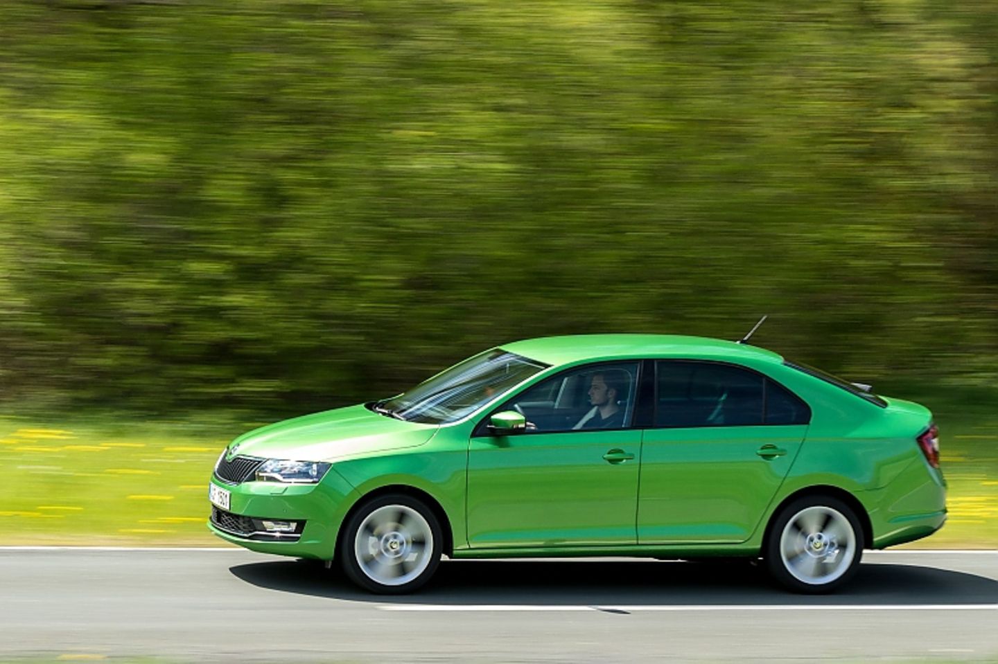 Der Skoda Rapid ist bis zu 187 km/h schnell mit dem 1,0 Liter-Motor.