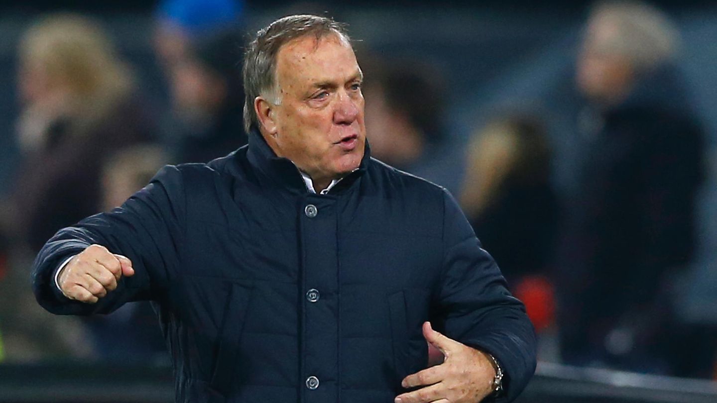 Dick Advocaat coacht seine Mannschaft
