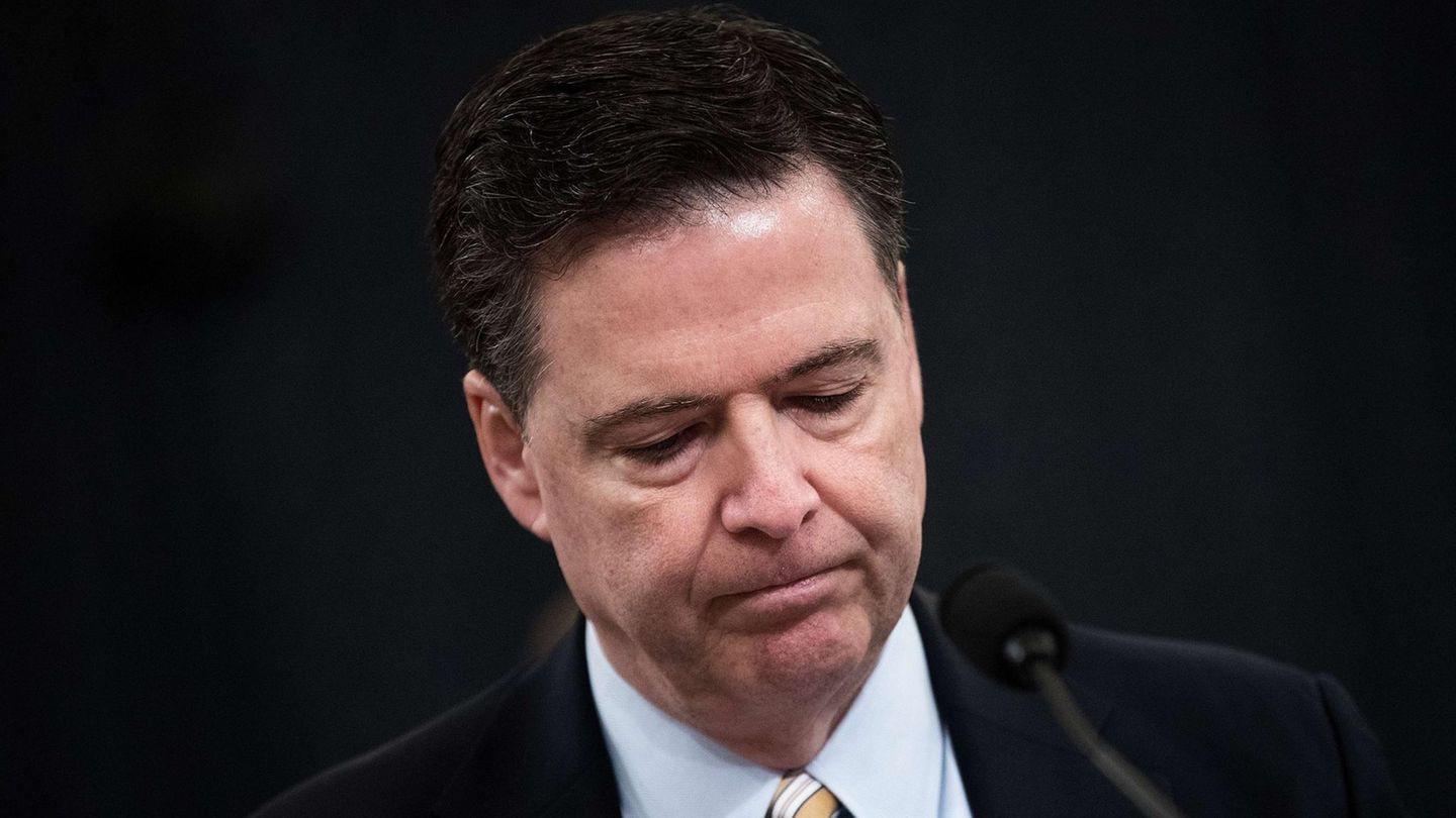James F. Comey - nach Ansicht von US-Präsident Donald Trump nicht in der Lage, das FBI effektiv zu führen.