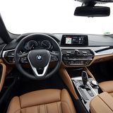 Typisches übersichtliches BMW-Cockpit