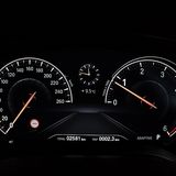 Die digitalen Instrumente sind gut ablesbar