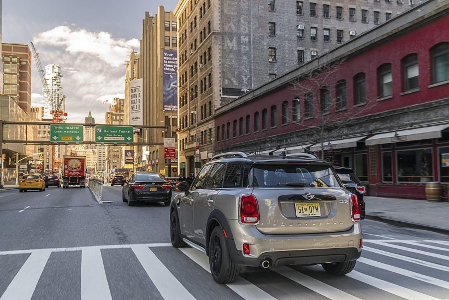 Der Mini Cooper S E Countryman All4 beschleunigt in 6,8 Sekunden auf Landstraßentempo Der Mini Cooper S E Countryman All4 beschleunigt in 6,8 Sekunden auf Landstraßentempo