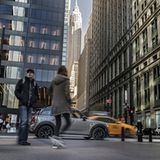 Im Stop-and-Go-Verkehr spielt der elektrifizierte Countryman seine Stärken aus