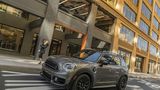 Die Lenkung des Mini Cooper S E Countryman All4 ist sehr direkt