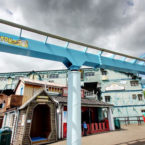 Wildwasserbahn im Drayton Manor Themenpark