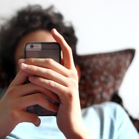 NEON Unnützes Wissen: So viele Amerikaner nutzen ihr Smartphone beim Sex - zehn skurrile Fakten zu Handys