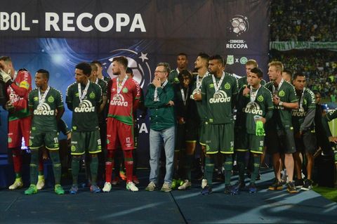 Spieler des Fußballteams Chapecoense nach dem verpassten Titelgewinn in Medellín