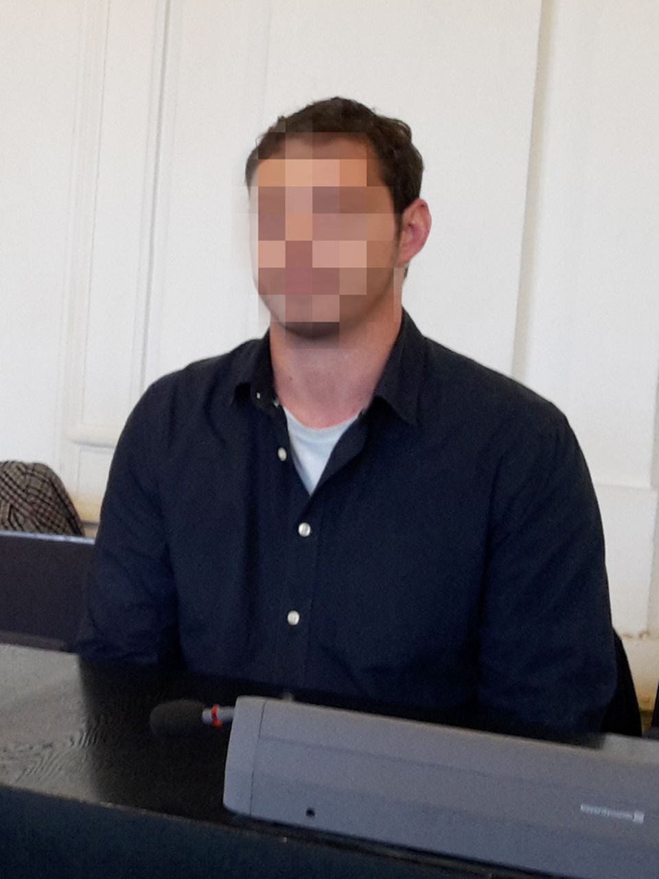 Der Täter im Karlsruher Landgericht.