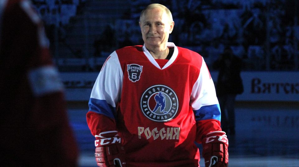 Wladimir Putin äußerte sich am Rande eines Hockeyspiels zum Fall James Comey