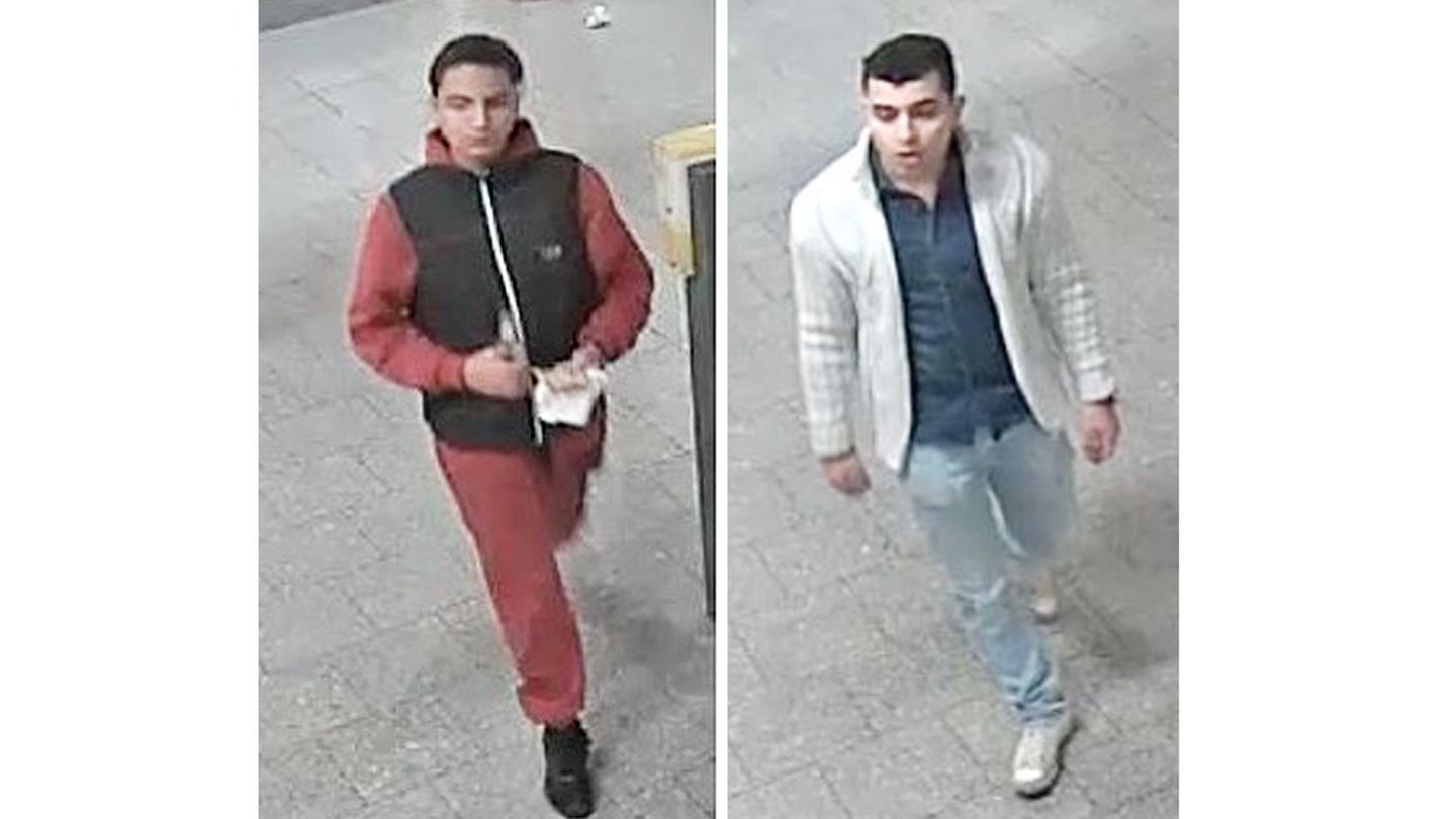 Mit Bildern aus den U-Bahn-Überwachungskameras fahndet die Polizei in Berlin nach zwei der drei Verdächtigen