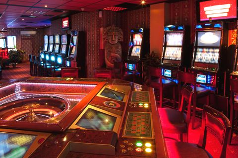 Spielhallen verdienen viel Geld mit Spielsüchtigen
