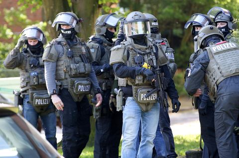 Das SEK fahndete nach dem zwischenzeitlich flüchtigen Schützen in Hamburg