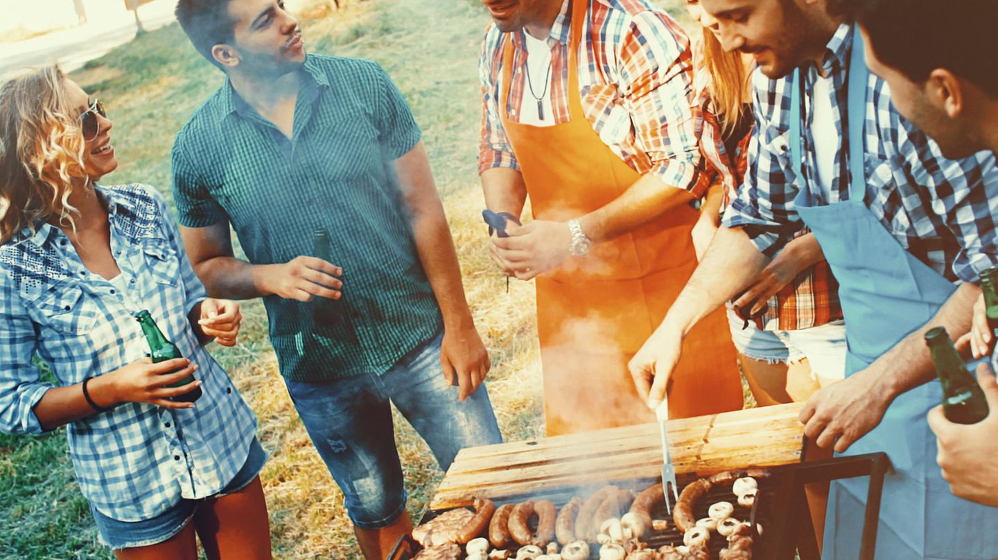Grillen: Hersteller locken mit Zubehör