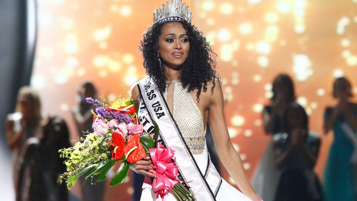 Die neue Miss USA, Kara McCullough, bei der Siegerehrung