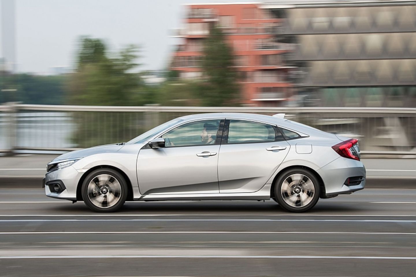 Die Honda Civic Limousine ist 4,65 Meter lang,...