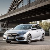 Hier arbeitet ein Vierzylinder-Reihenmotor unter Haube.